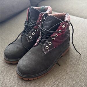 Boys size 2 Timberlands